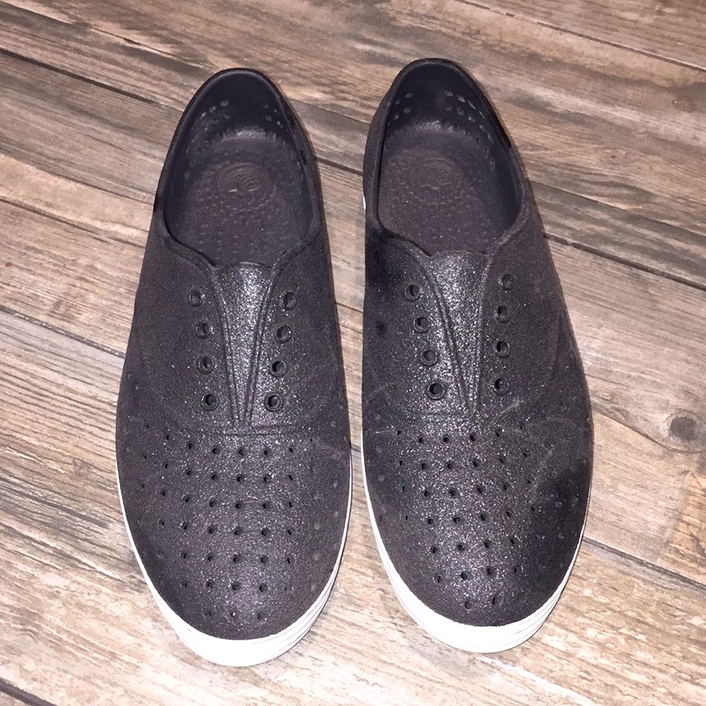 Women Native Shoes sz 10